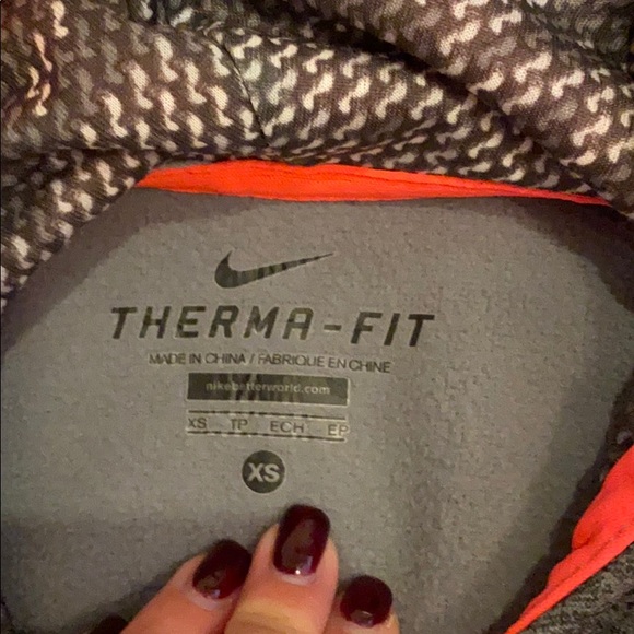 Nike Therma-Fit hoodie in pink and black NWOT - Picture 7 of 9